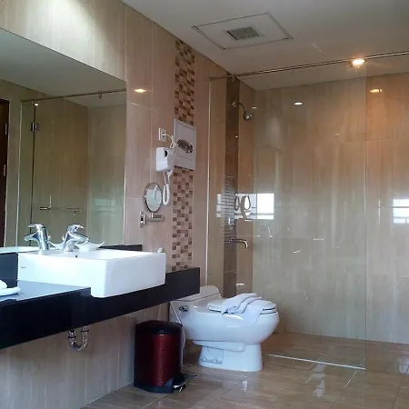 Ijen Suites Resort & Convention Malang Buitenkant foto